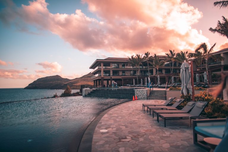 Luxe Sunset Boulevard Hotel Review
