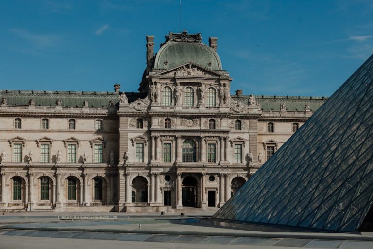 American Monuments In Paris France